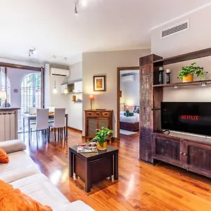 https://duomo-a-15-minuti-prada-house-free-parking.italymilanhotels.net